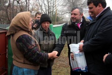 Deputatul PDL Ioan Bălan, candidatul ARD pentru Camera Deputaților pentru un nou mandat în Colegiul 2, s-a întâlnit cu locuitorii din Pătrăuți