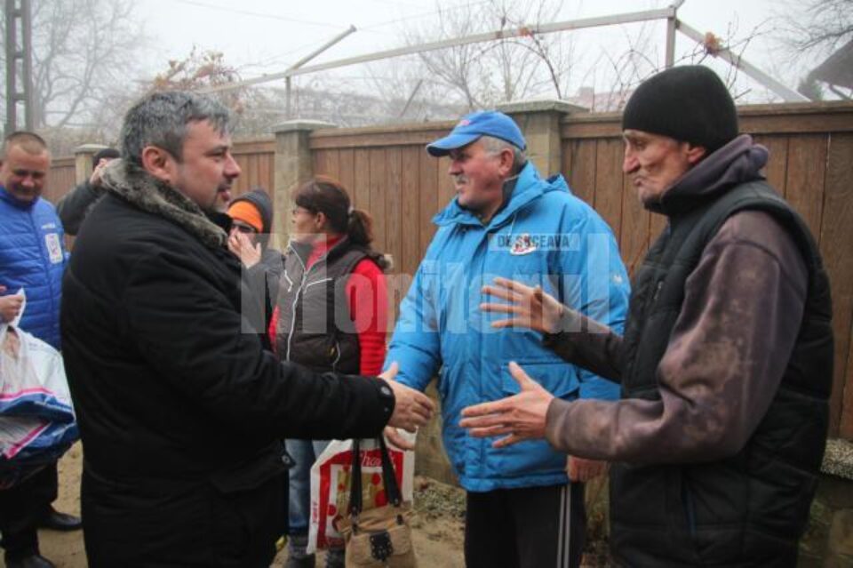 Deputatul Ioan Balan, candidat pentru un nou mandat în Colegiul nr. 2 Suceava, și Gheorghe Flutur, candidat în colegiul de Senat nr. 2 Suceava, s-au aflat ieri în mijlocul cetățenilor din Adâncata