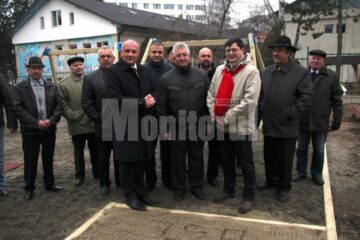 Băișanu și Brădățan au inaugurat împreună cu Lungu două noi locuri de joacă