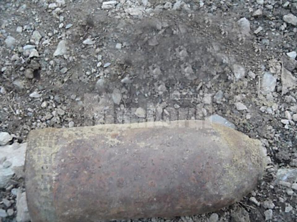 Proiectile de război, ridicate de pompieri de la un centru de colectare a fierului