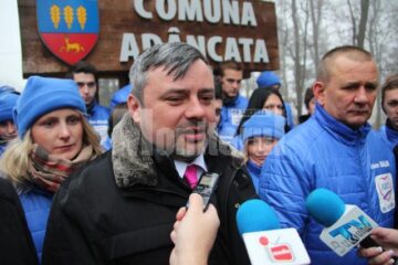 Ioan Balan și primarul comunei Adâncata, Viorel Cucu