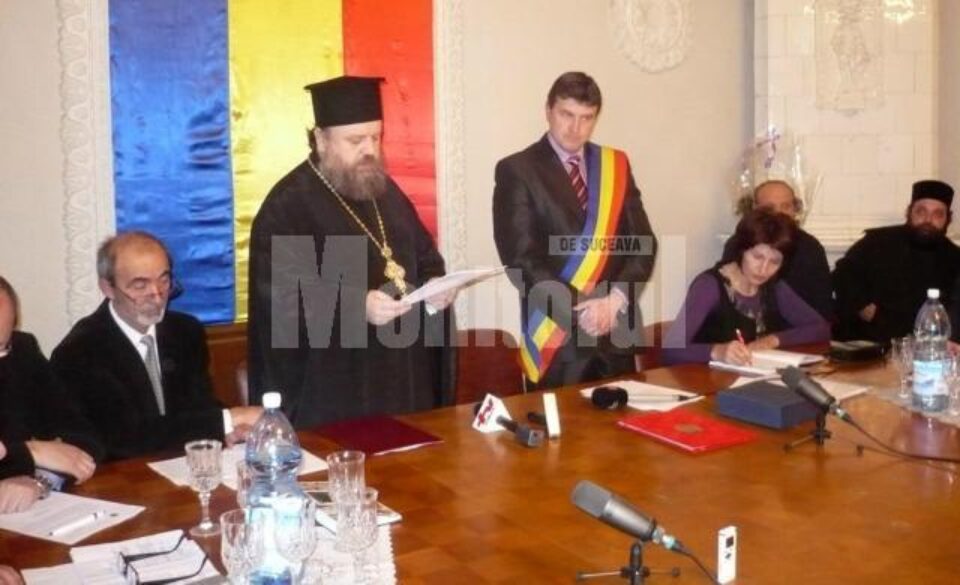 Arhimandritul Timotei Aioanei și primarul Cătălin Coman