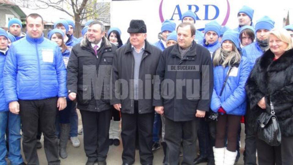 Ioan Balan, candidatul ARD pentru un nou mandat în Colegiul 2, și Gheorghe Flutur, care candidează din partea ARD pentru Senat în Colegiul 2 Suceava, s-au aflat vineri în campanie electorală printre locuitorii din Ipotești