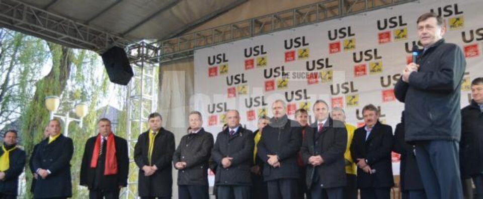 Crin Antonescu, s-a aflat sâmbătă în orașul Gura Humorului pentru a participa la un miting electoral de susținere a candidaților USL Radu Surugiu, Neculai Bereanu și Dumitru Pardău