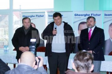 Candidații ARD în Colegiul 2 pentru Camera Deputaților și Colegiul 2 pentru Senat, deputatul PDL în funcție Ioan Balan, respectiv liderul județean al PDL, Gheorghe Flutur, s-au întâlnit ieri la prânz cu alegătorii din comuna Pătrăuți