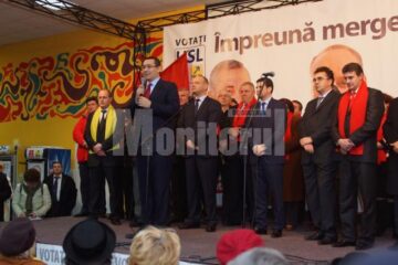 Președintele PSD Victor Ponta, copreședinte al USL, i-a îndemnat pe alegătorii din Fălticeni și din localitățile învecinate să-i voteze pe cei trei candidați USL din această zonă a județului: Ovidiu Donțu, Ioan Stan și Eugen Uricec