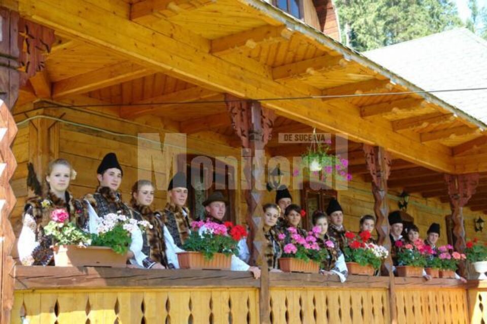 Ansamblul din Pojorâta a primit o invitație în SUA de la un fost locuitor al comunei