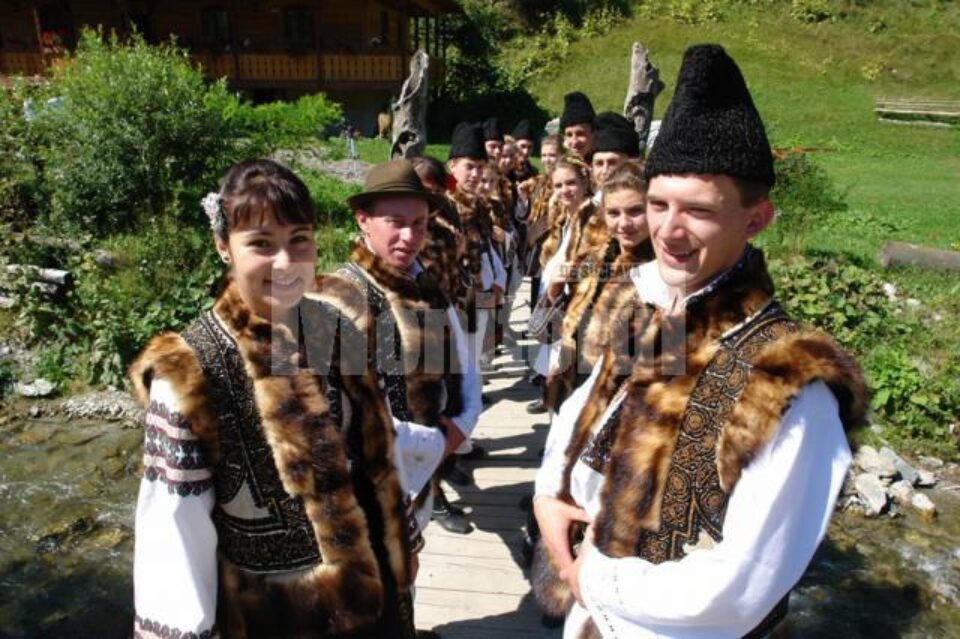 Ansamblul din Pojorâta a primit o invitație în SUA de la un fost locuitor al comunei