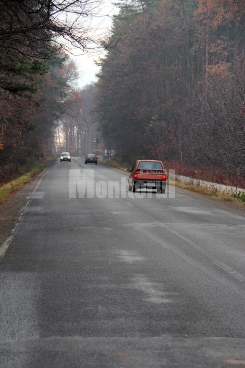 Șoferii, puși în dificultate de lipsa marcajelor, mai ales în condiții de ceață