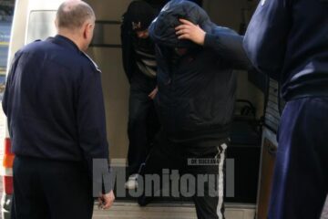 Percheziții la Siret și Vicov la locuințele contrabandiștilor de țigări