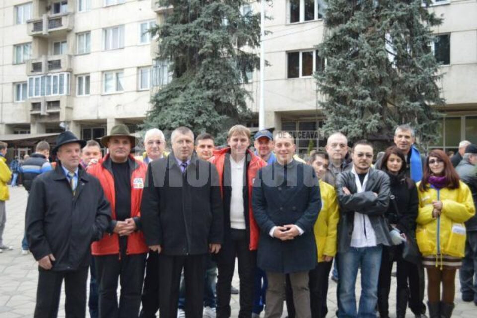 Candidații USL la alegerile parlamentare din data de 9 decembrie 2012 Neculai Bereanu și Radu Surugiu s-au întâlnit duminică și luni cu locuitorii din cartierele municipiului Câmpulung Moldovenesc