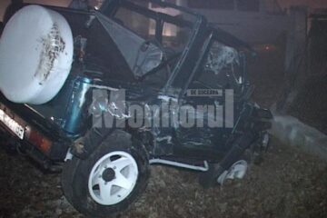 Mașina condusă de tânărul de 26 de ani s-a răsturnat în afara drumului