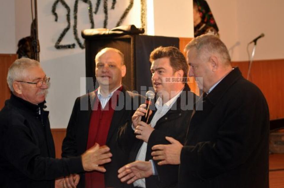 Candidații USL Ovidiu Donțu, pentru Senat, și Ioan Stan, pentru Camera Deputaților, au organizat în comuna Valea Moldovei un concert de excepție cu Ansamblul “Ciprian Porumbescu”