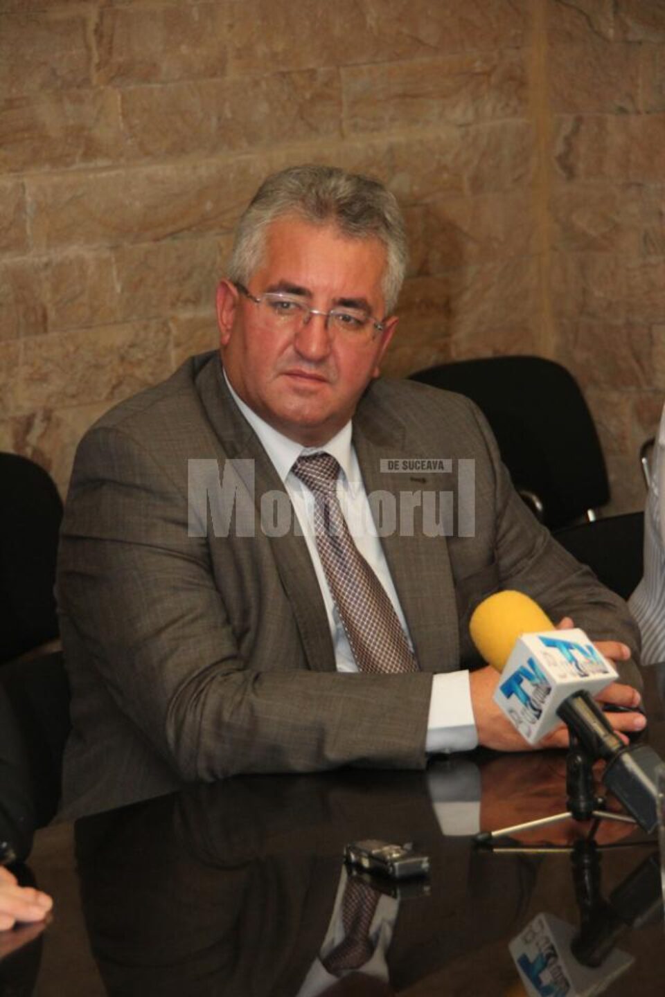 Primarul Sucevei, Ion Lungu, a stabilit principalele direcții pe care se va axa municipalitatea suceveană în atragerea de fonduri europene Primarul Sucevei, Ion Lungu, a stabilit principalele direcții pe care se va axa municipalitatea suceveană în atragerea de fonduri europene