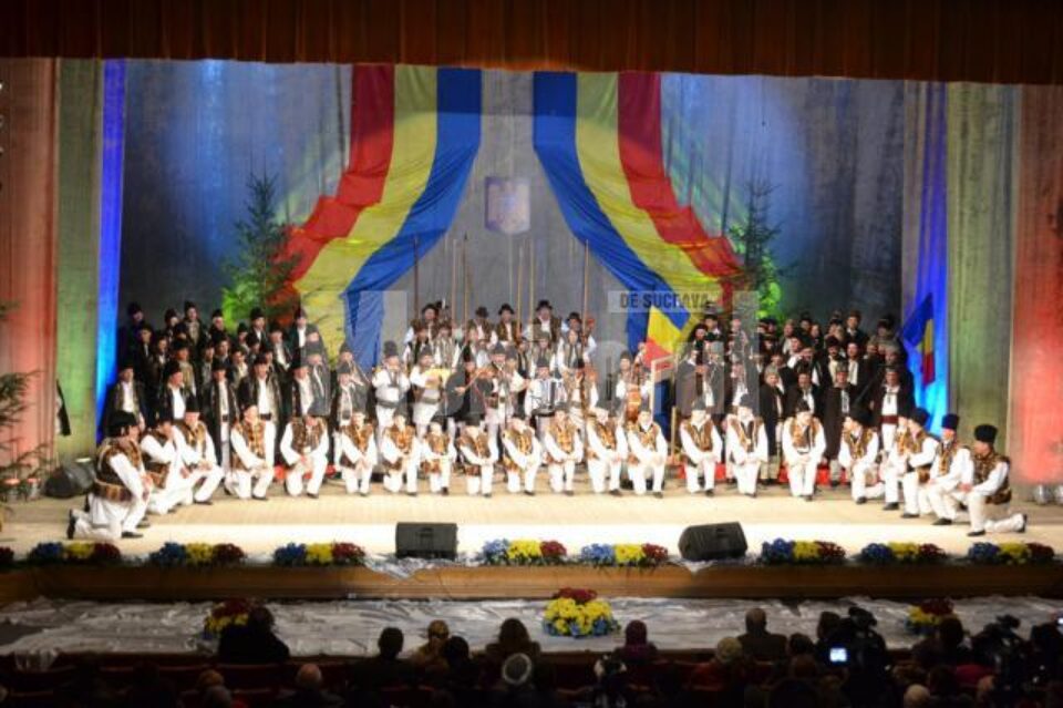 Basarabia, Ardealul și Bucovina, unite prin poezie, cântec și joc, la Suceava