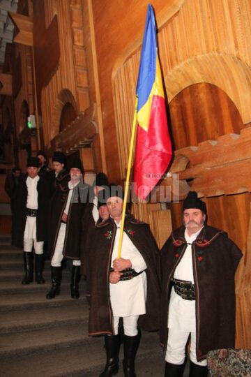 Basarabia, Ardealul și Bucovina, unite prin poezie, cântec și joc, la Suceava