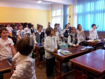 Ziua Națională a fost sărbătorită inedit de elevii de la “Petru Rareș”