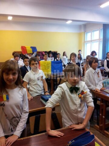 Ziua Națională a fost sărbătorită inedit de elevii de la “Petru Rareș”
