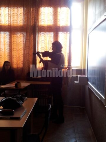 Ziua Națională a fost sărbătorită inedit de elevii de la “Petru Rareș”
