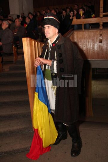 Basarabia, Ardealul și Bucovina, unite prin poezie, cântec și joc, la Suceava