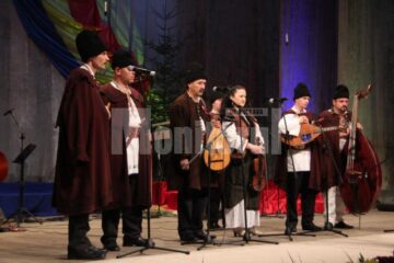Basarabia, Ardealul și Bucovina, unite prin poezie, cântec și joc, la Suceava