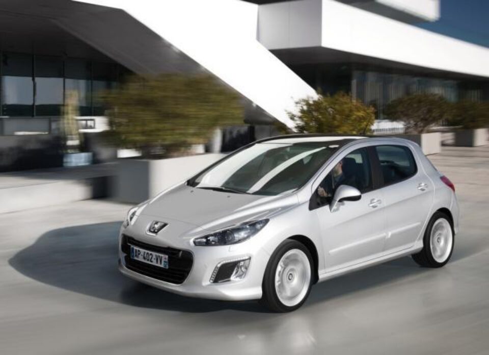 Peugeot pregătește un urmaș pentru 308