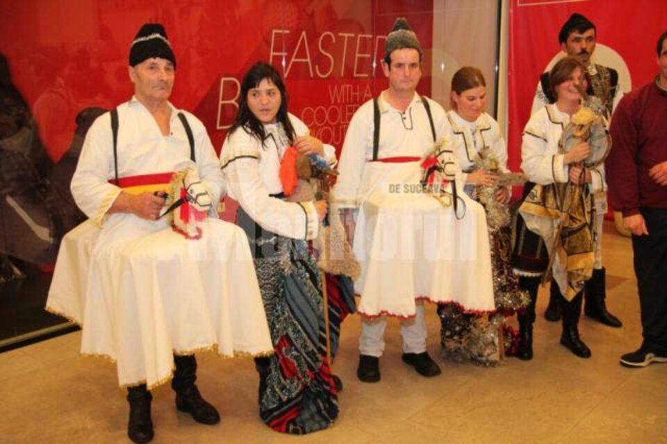 Zeci de persoane cu dizabilități au prezentat, la Iulius Mall, un spectacol de suflet Zeci de persoane cu dizabilități au prezentat, la Iulius Mall, un spectacol de suflet