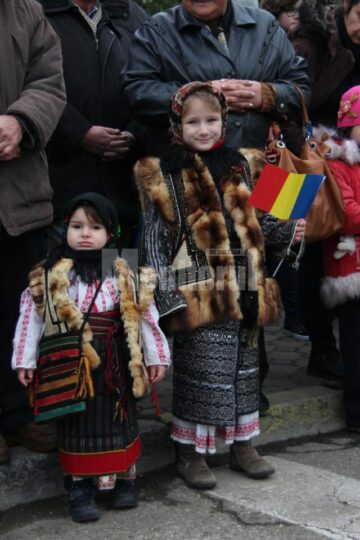 Câteva sute de suceveni au participat la sărbătoarea Unirii la Suceava