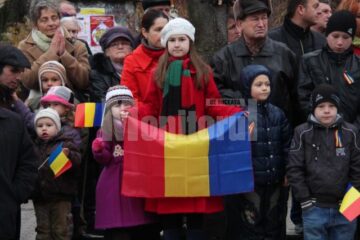 Câteva sute de suceveni au participat la sărbătoarea Unirii la Suceava