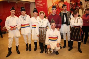 Zeci de persoane cu dizabilități au prezentat ieri, la Iulius Mall, un spectacol de suflet