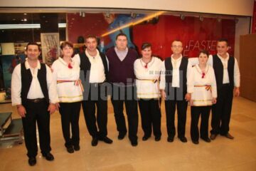 Zeci de persoane cu dizabilități au prezentat ieri, la Iulius Mall, un spectacol de suflet