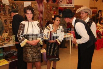 Zeci de persoane cu dizabilități au prezentat ieri, la Iulius Mall, un spectacol de suflet