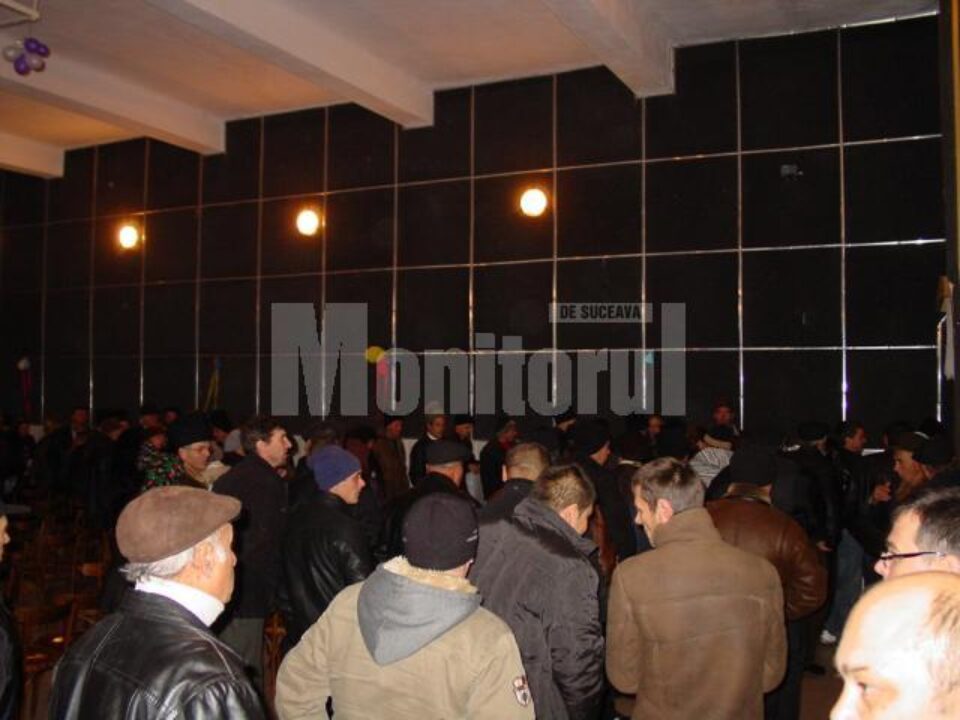 Peste 500 de persoane au participat la întâlnirea electorală organizată de candidații USL Gavril Mîrza și Tiberius Brădățan