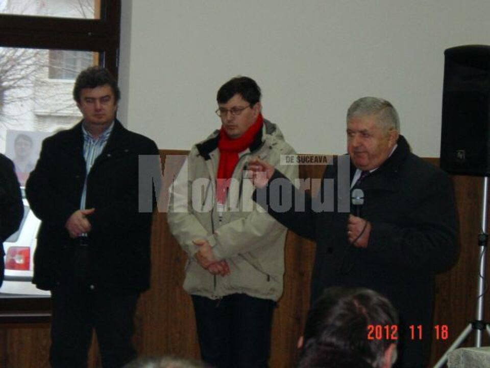Candidații USL Suceava la alegerile parlamentare din data de 9 decembrie Gavril Mîrza și Tiberius Brădățan s-au întâlnit în cursul zilei de ieri cu peste 300 de locuitori ai comunei Moara
