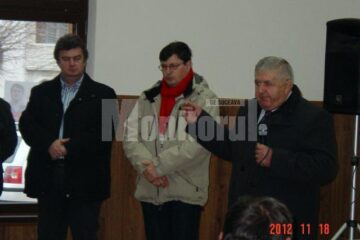 Candidații USL Suceava la alegerile parlamentare din data de 9 decembrie Gavril Mîrza și Tiberius Brădățan s-au întâlnit în cursul zilei de ieri cu peste 300 de locuitori ai comunei Moara
