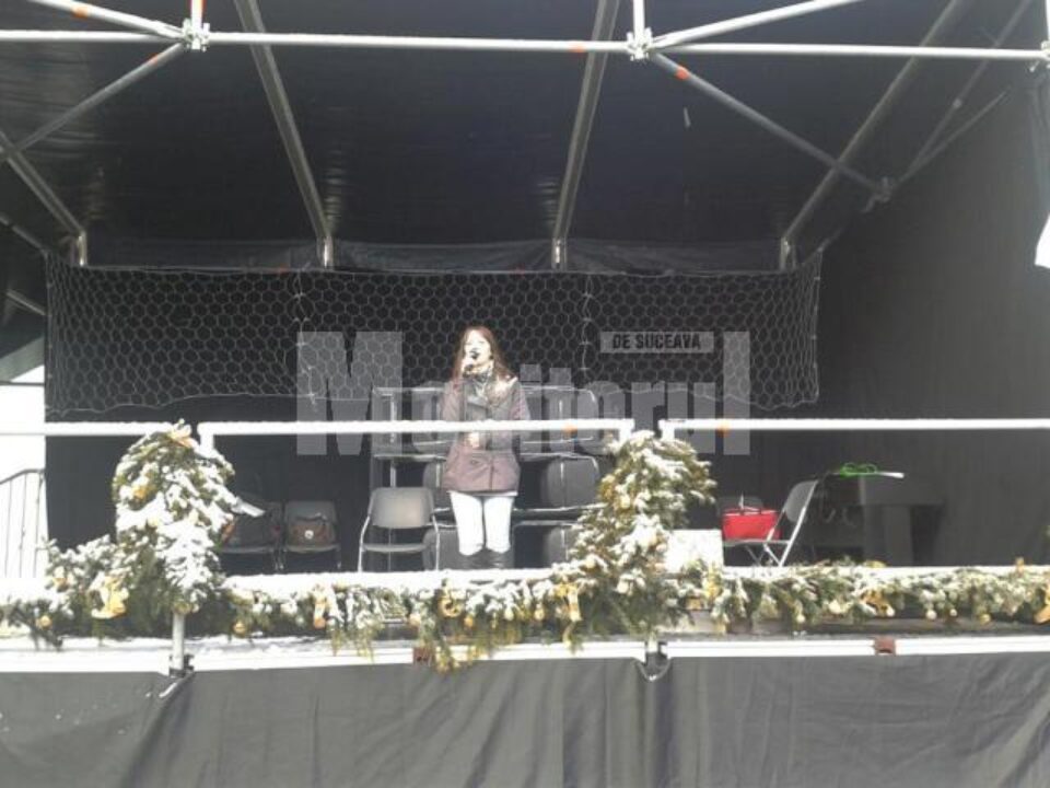 Mihaela Sfichiu le cântă nemților colinde din Bucovina