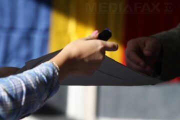 Sucevenii vor vota duminică pentru a alege zece deputați și patru senatori. Foto: MediaFax