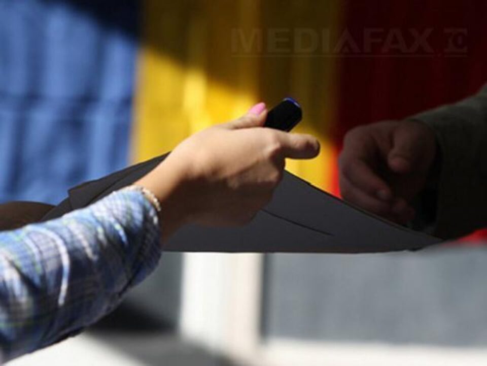 Sucevenii vor vota duminică pentru a alege zece deputați și patru senatori. Foto: MediaFax