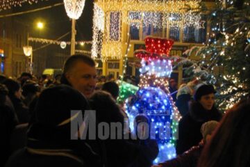 Municipiul Câmpulung Moldovenesc are acum iluminat festiv spectaculos