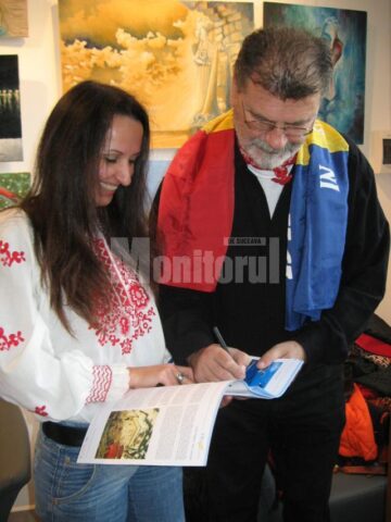 Autografe pe buletinul Info Art USV