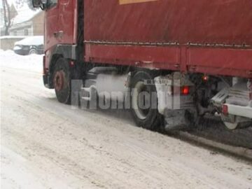 Tiruri blocate pe drumul care leagă Șcheia de Ițcani