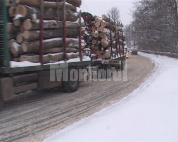 Tiruri care au derapat ieri dimineata pe drumul care leaga Itcani de Scheia