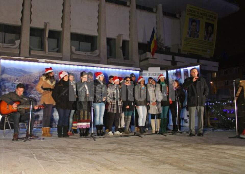 Concert de colinde și obiceiuri tradiționale, susținut de elevii Colegiului de Informatică