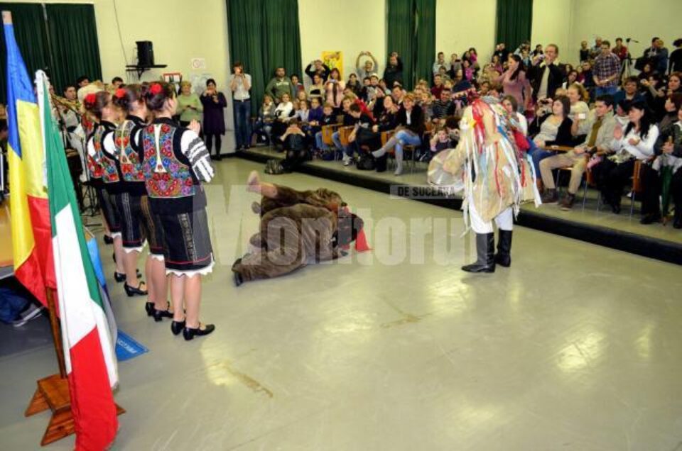Ansamblul Folcloric „Plaiurile Dornelor”, invitat în Italia de sărbătoarea românilor
