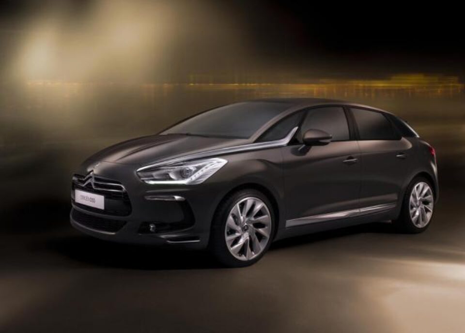 Citroën DS5, monovolum premium cu linii originale