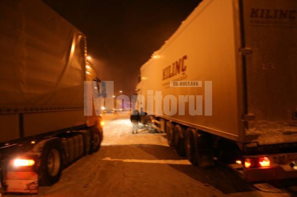 În cursul zilei de ieri au fost blocate trei drumuri județene și 14 drumuri comunale