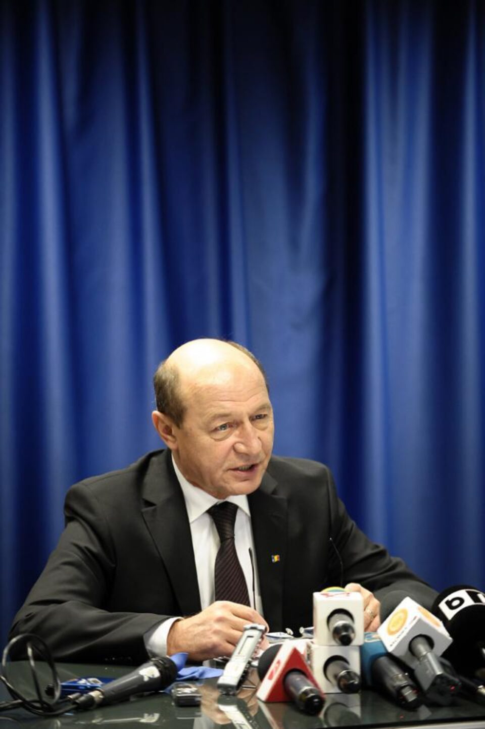 Băsescu a semnat, ieri, decretul de convocare a noului Parlament pentru 19 decembrie, la ora 13.00. Foto: Sorin LUPȘA