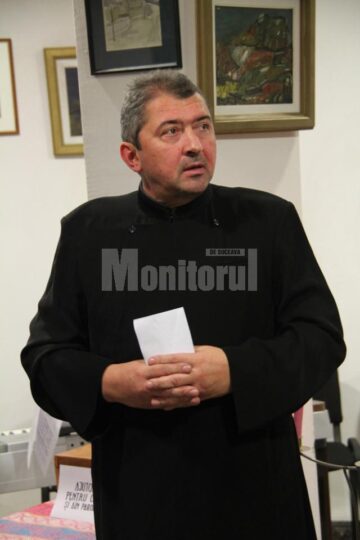 Preotul paroh Viorel Vârlan