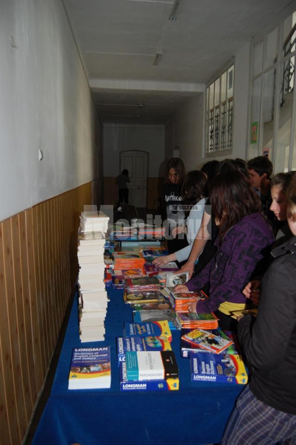 Vor fi organizate și expoziții de carte, desene și fotografii