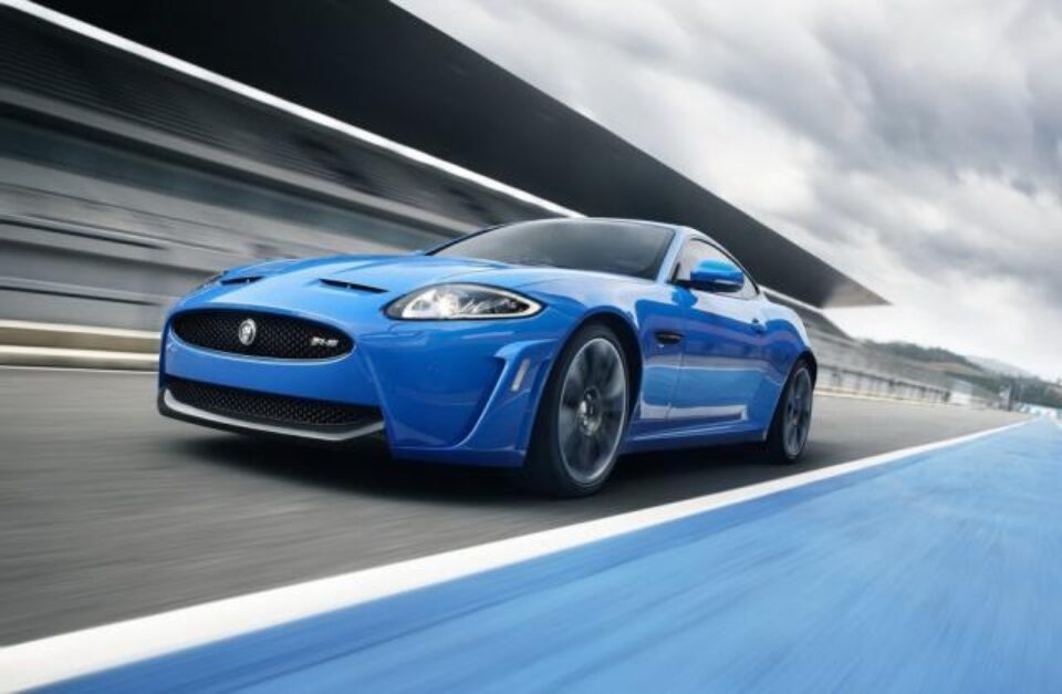 Jaguar XKR-S atacă segmentul de top